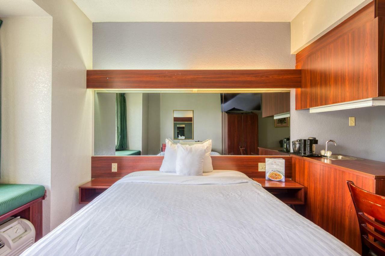 Prairieville Trident Inn & Suites, Baton Rouge (Adults Only) מראה חיצוני תמונה