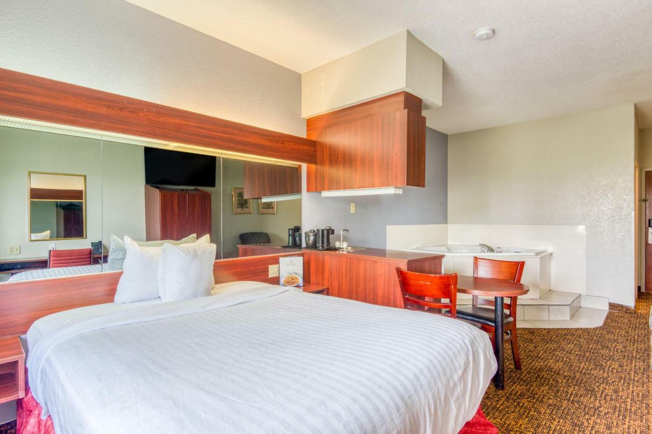 Prairieville Trident Inn & Suites, Baton Rouge (Adults Only) מראה חיצוני תמונה